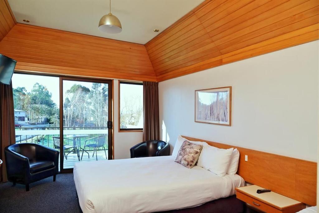 Triple Room with Balcony - Rosebank Lodge